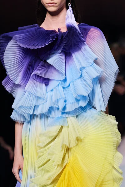 Look 57